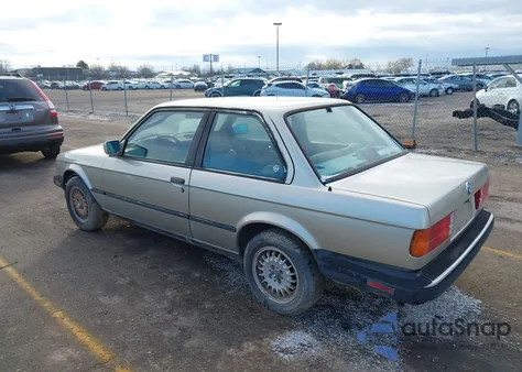 1987 BMW 325 E z USA, uszkodzony, nr VIN WBAAB5406H9804264